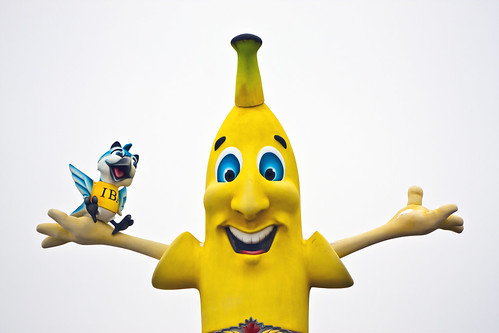 statue sunny banana manitoba touristtrap breezy melita bananabelt bananastatue