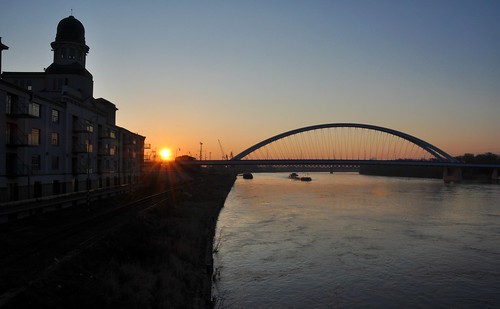 bridge sun sunrise river dawn slovakia bratislava danube dunaj apollomost eyeropa