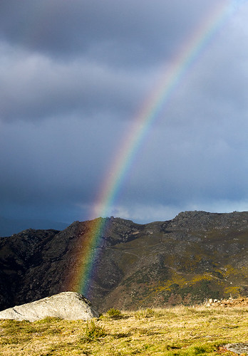 mountain portugal arcoiris rainbow nikon europa europe pt nikkor montaña braga cabeceirasdebasto moreiradorei d3s 70200mmf28gvrii fafemountains 2012031826302
