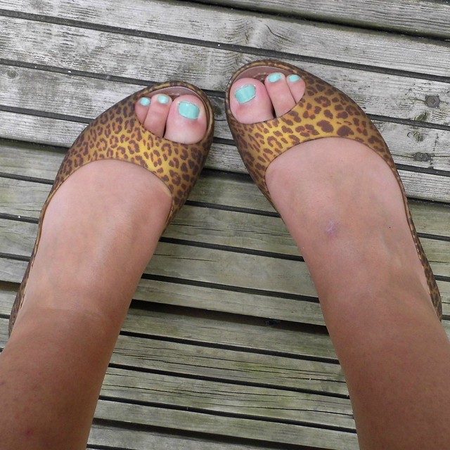 Crocs Carlie leopard print peep toe flat shoes