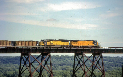 railroad train unionpacific cnw kateshelleybridge