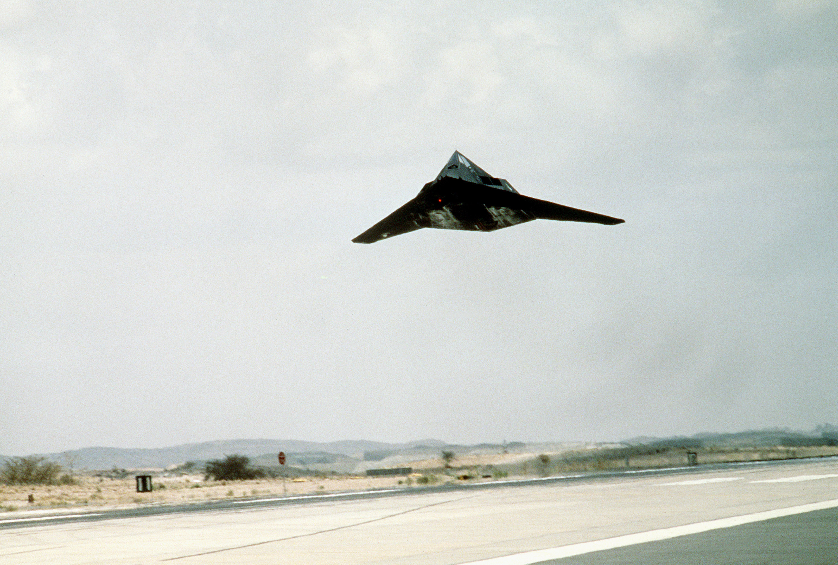 Return flight. F 117 стелс. Lockheed f-117. Ф-117 буря в пустыне.