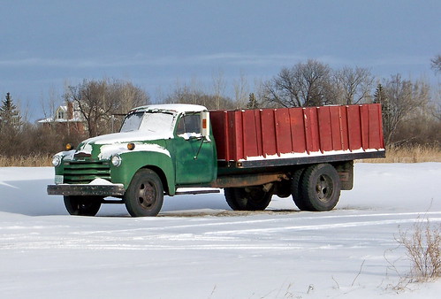 red white snow canada color colour green truck farm vehicle sk prairie saskatchewan conquest 2010 fertilevalley canadagood thisdecade
