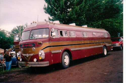 auto canada bus car coach antique newbrunswick moncton unusual camper motorhome autobus rare 1952 prevost autyomobile