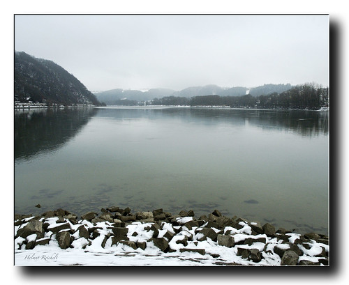 winter bayern stadt fluss passau niederbayern donauradwanderweg ortspitze