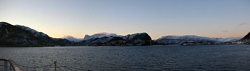 mountains norway landscape harbour norwegen berge hafen landschaft hurtigruten måløy maloy msnordstjernen