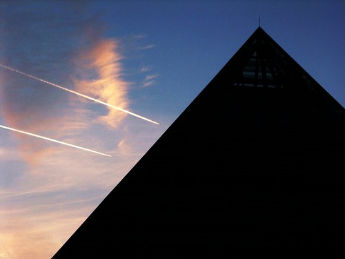 blue sunset sky clouds plane contrail pyramid geometry library jet finepix fujifilm chemtrail ulm publiclibrary kondensstreifen pyramidal s100fs