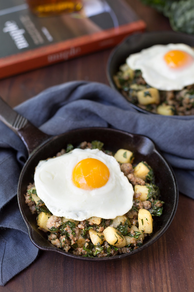 Potato and Sausage Breakfast Skillet with eggs #sponsored