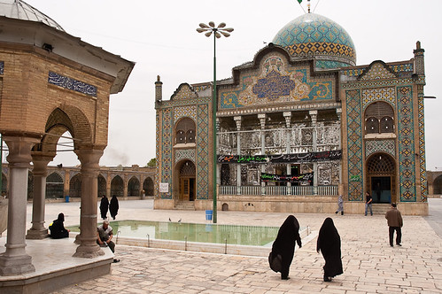 architecture tile shrine iran iranian pilgrim streetshot qazvin chador shazdehhosein shazdehhoseinshrine