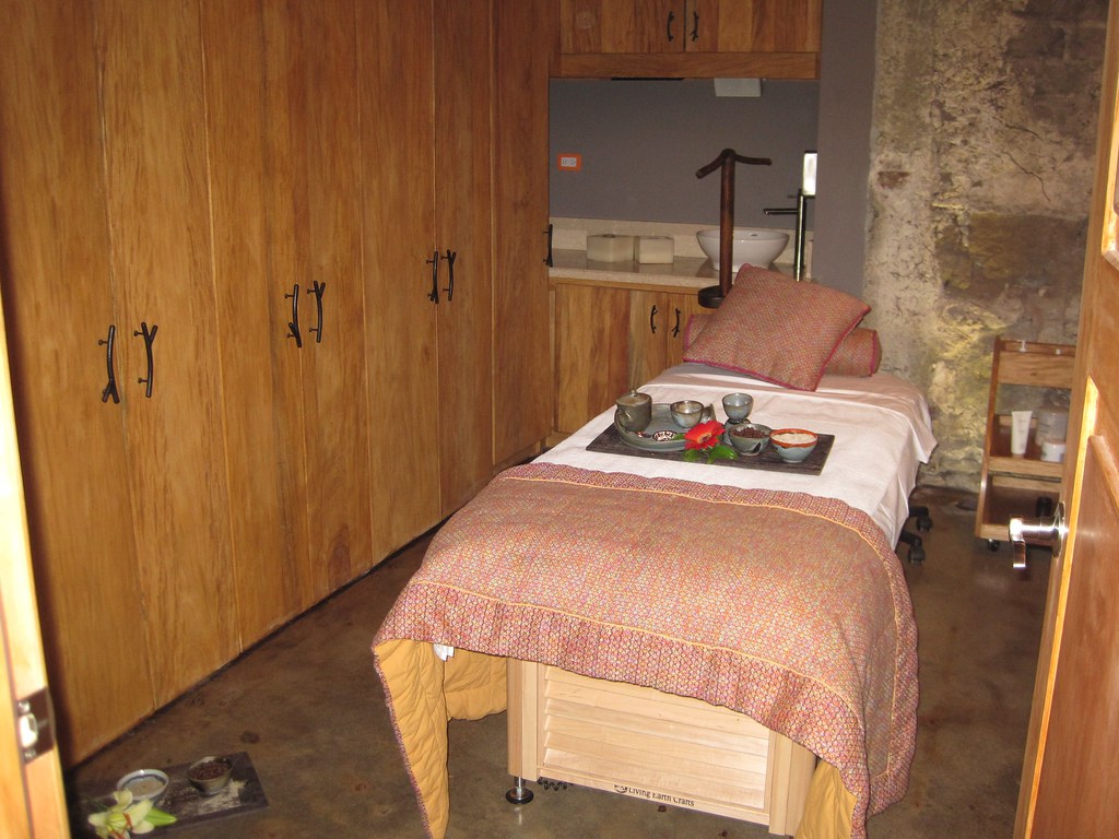Spa Retreat la-ceiba-porta-hotels-spa-massage-room-antigua-guatemala