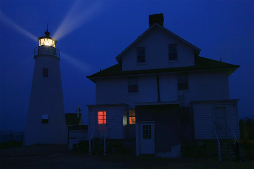 lighthouse beach water rain fog sunrise point coast cove cpc chesapeake covepoint bluecovepointlighthouseandfog