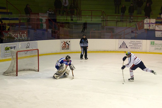 Penalty shot (ice hockey)