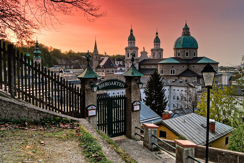 city roof sky urban panorama building salzburg tower church architecture fence landscape outdoors austria town europa europe cityscape view cathedral outdoor streetlamp tetti gothic clocktower roofs chiesa campanile belfry cielo cupola dome baroque hdr barocco lampione cattedrale gotico salisburgo salzkammergut staccionata elaborazioni orizzontale 5photosaday