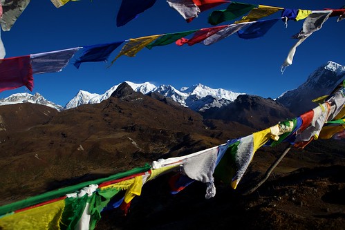 morning india mountains flags himalaya sikkim khangchendzodnga
