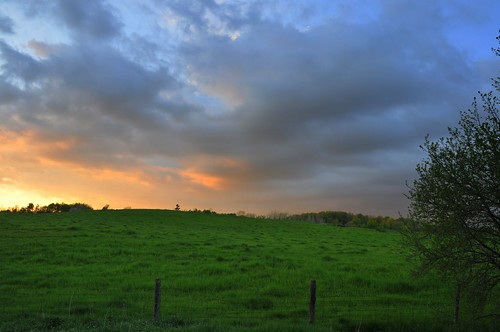 sunset ontario canada green field clouds farm peterborough