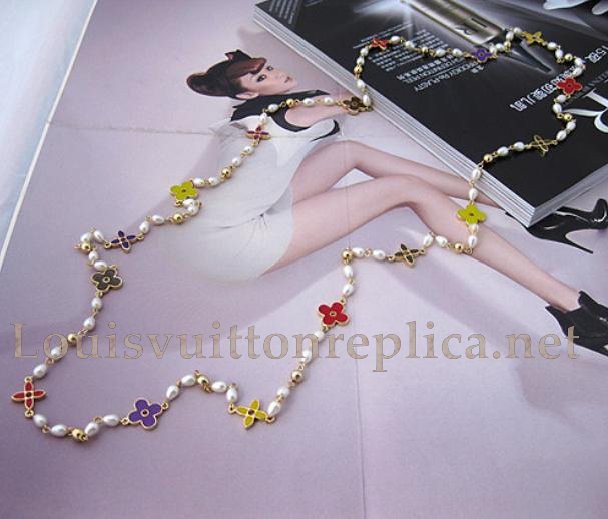 Louis Vuitton Necklaces-LV Gold Painting Clover Pearl Necklace 1 | Flickr - Photo Sharing!