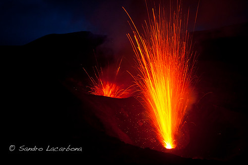 light red hot night volcano lava top smoke double mount crater eruption sandro vanuatu tanna yasur tetedechatcom lacarbona
