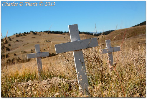 160 220 35350mm 5d 63mm canon colorado coloradosprings cross crosses ef353503556lusm eos5d explore gravemarker graves landscape pottersfield superzoom unitedstates unmarkedgraves usa victor sunnyside cemetery co burial northamerica teller county united states north america best wonderful perfect fabulous great photo pic picture image photograph esplora explored