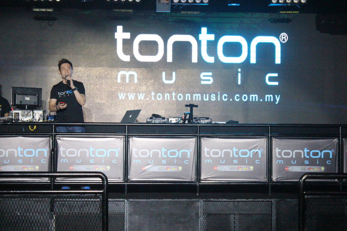 Ben Fly FM Presenting Tonton Music