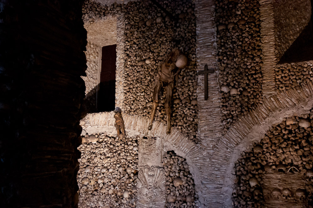 Capela dos Ossos, la Capilla de los Huesos en Évora