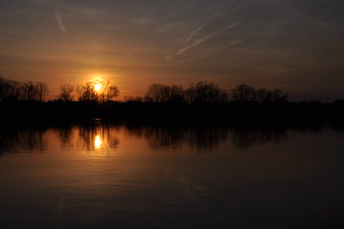 reflections landscapes illinois nikon midwest sunsets foxriver pinoy silhouttes naturescapes springseason d90 mchenrycounty wetreflections northernillinois handheldshot sooc sundowns mchenrydam perfectsunsetssunrisesandskys setholiver1 mchenryshores 18105mmnikkorlens