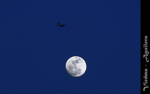 españa moon canon atardecer sevilla spain seville andalucia luna lunallena avion 2011 apogeo canoneos400d supermoon superluna