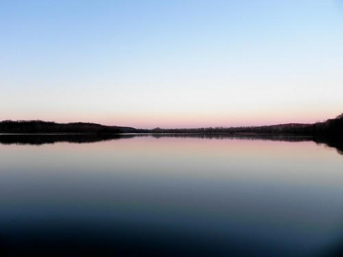 sunset lake reflection water nikon dusk missouri ozarks springfieldmissouri greencounty lakespringfield southwestmissouri localozarkian greencountymissouri nikoncoolpixp100