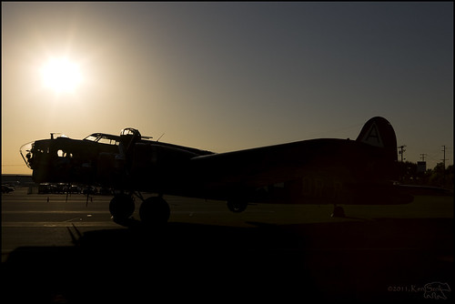 california silhouette backlight sunrise canon aircraft aviation wwii b17 socal 5d canon5d bomber canondslr warbirds flyingfortress 2470l warbird inlandempire laverne alltypesoftransport kenszok
