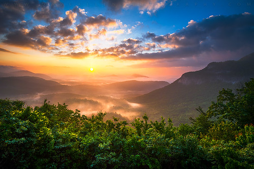 highlands nc whitesides mountain landscape blueridgemountains nantahala horsecove cashiersnc highlandsnc scenic vista daveallen sunrise wnc westernnorthcarolina d700 nikon northcarolina outdoors nature clouds carolina mountains fog layers foliage sun sunset goldenhour morning spring photography summer travel mygearandmediamond artistoftheyearlevel6 haze mist foggy greatsmokymountains scenery outdoor