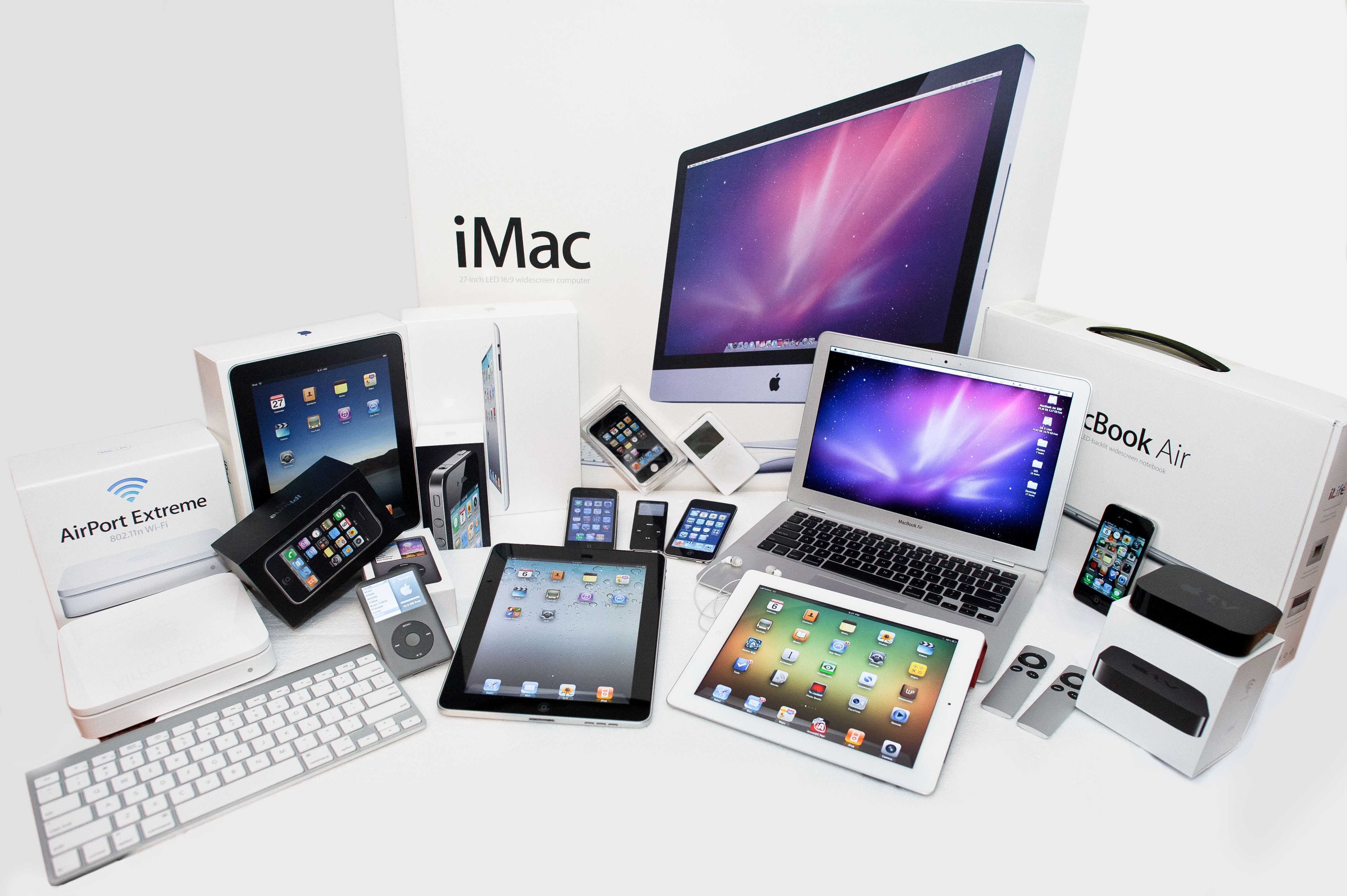 excessive amount of apple products | Flickr - Photo Sharing!