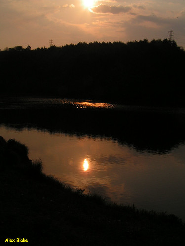 lake reflection sunrise pond llanelli swissvalley cwmlliedireservoir