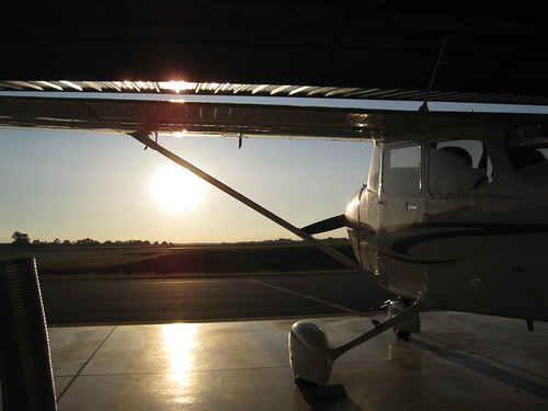 sunset airplane aircraft aviation hangar indiana danville cessna 172 cessna172sp 172sp