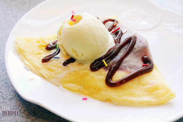 Strawberry crepe with caramel sauce