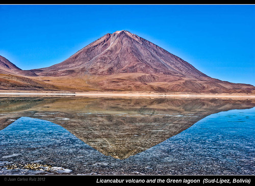 chile mountains verde green volcano bolivia lagoon andes laguna montañas altiplano volcan antofagasta licancabur sudlípez