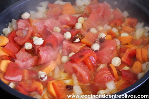 Potaje de castañas con acelgas y calabaza www.cocinandoentreolivos (28)