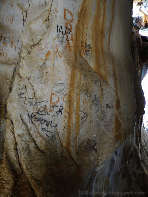14 Pha Poak Lusi Cave Graffiti