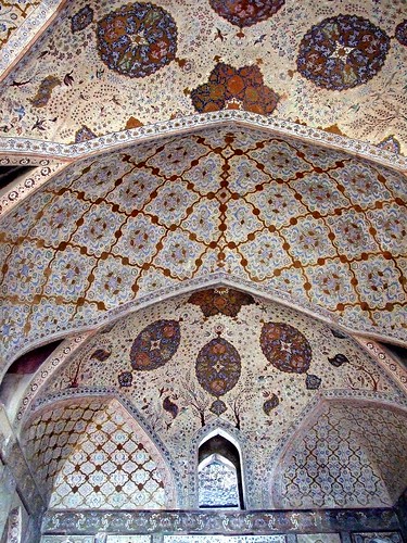 architecture iran decoration persia esfahan isfahan 2010 sequential thronehall aliqapu alighapoo fujis6500 peteshep copyrightphoto rezaabbasi palaceinterior ps© gapoo aliqapoepalace