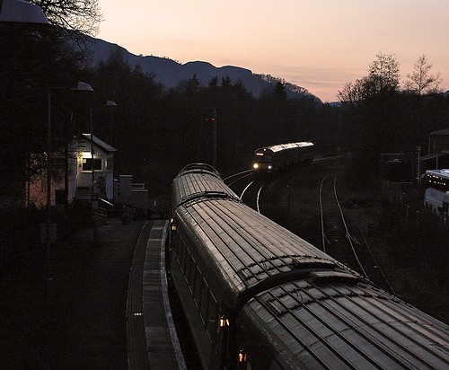 sunset diesel dusk trains locomotive railways eastcoast pitlochry signalbox unit hst dmu semaphores 43251 170433 sydyoung