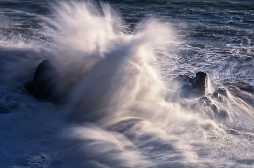 ocean sea water oregon coast rocks wave cliffs spray pacificocean below splash drama thunder crashing pounding neahkahnie