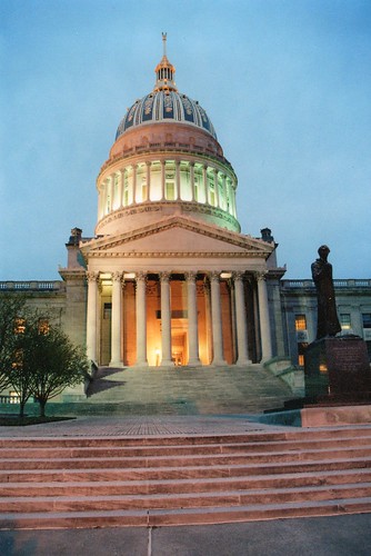 sunset usa film twilight dusk capital columns wv capitol westvirginia dome lincoln legislature abrahamlincoln statehouse abelincoln davensuze