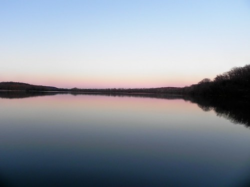 sunset lake reflection water nikon dusk missouri ozarks springfieldmissouri greencounty lakespringfield southwestmissouri localozarkian greencountymissouri nikoncoolpixp100