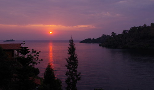 sunset kivu lake rwanda africa kibuye landscapesdreams lakekivu greatlakes autofocus atureandnothingelse