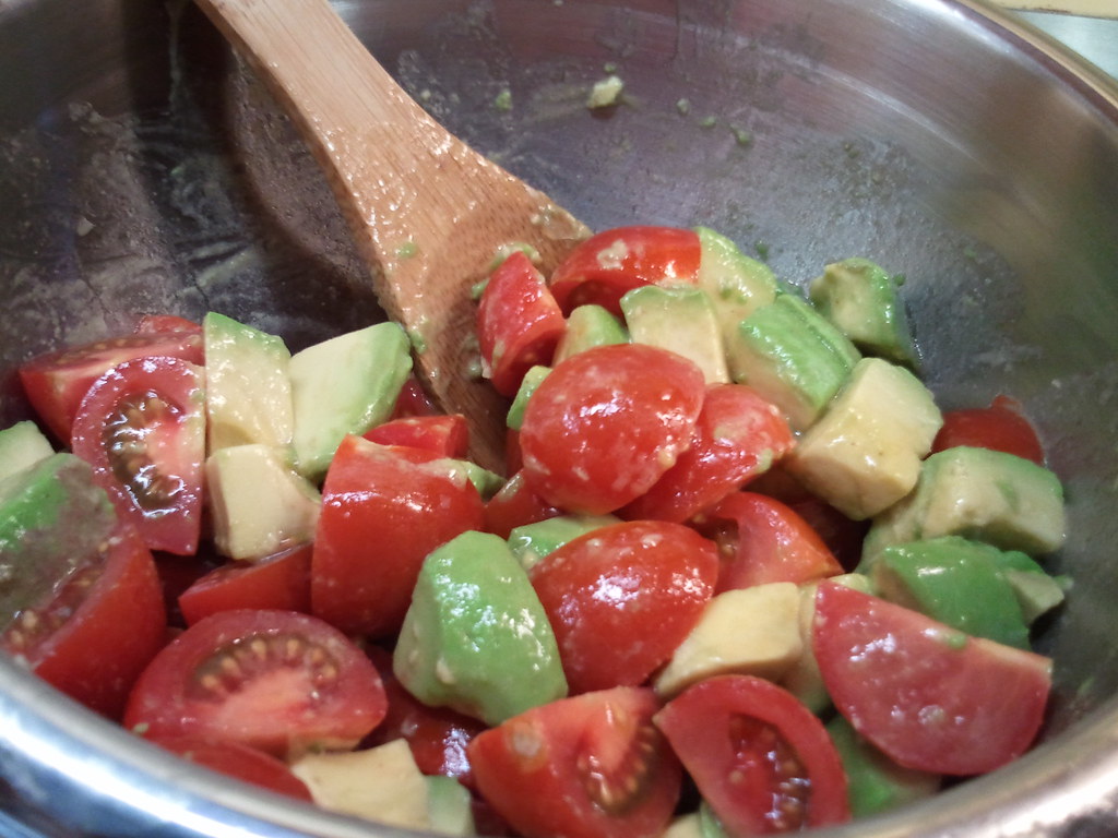 Tomato-avocado salad