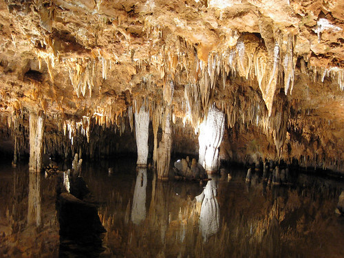 rock jesse underground james tour 66 formation explore route missouri mineral cave column stalagmite caverns dripping solution feburary meramic