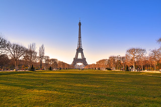 Champ de Mars et la Tour Eiffel