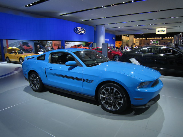 Detroit auto show 2011 ford mustang gt