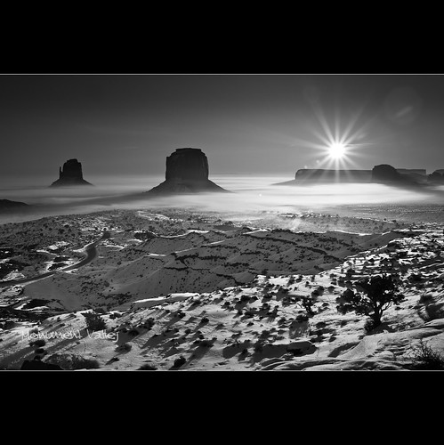 arizona usa snow rock fog sunrise landscape utah flickr fav20 dominique monumentvalley fav30 100iso 17mm 2011 fav10 fav40 the4elements canoneos7d lensefs1755mmf28isusm palombieri 1180secatf16