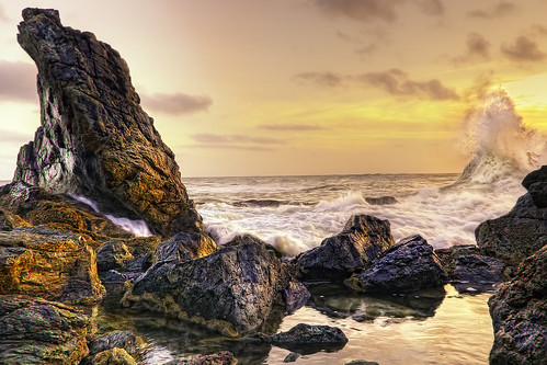 sunset lighthouse beach rock wave australia portmacquarie
