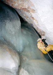 Bea in Ice cave in Tier Garten Image