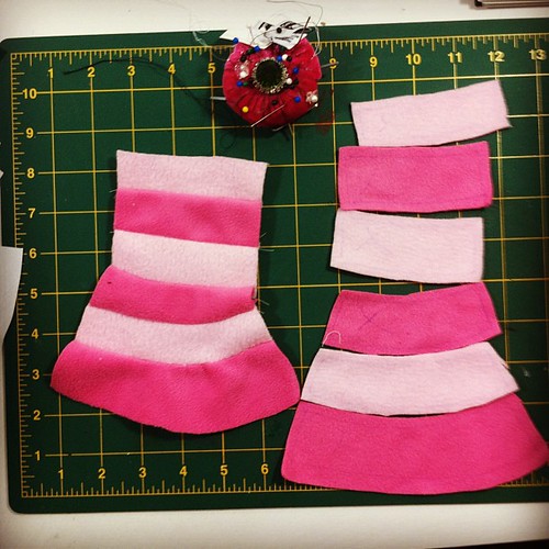 Making stripey leggies for a custom